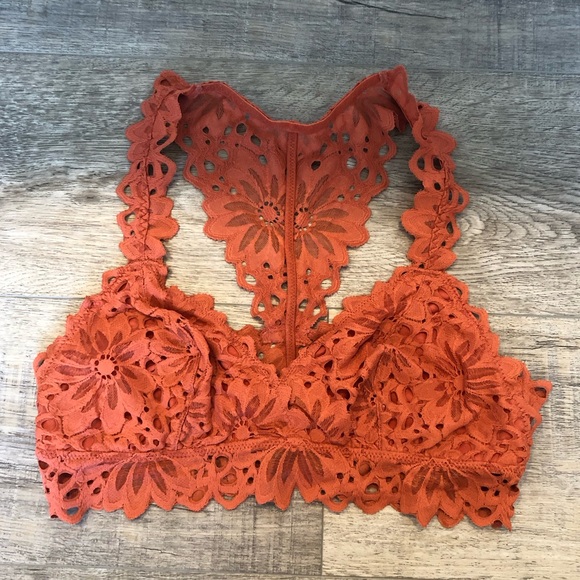 Like New Medium Aerie Bralette Bundle - Picture 2 of 10